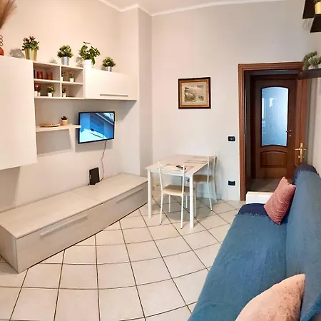Apartment Near Metro Bengasi