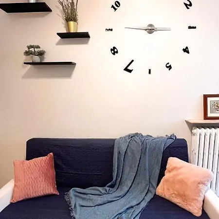 Near Metro Bengasi Апартаменты *