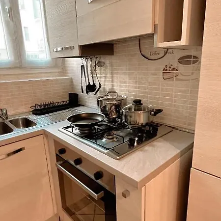 Near Metro Bengasi Турин